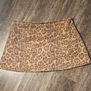 Chic Leopard Print Mini Skirt